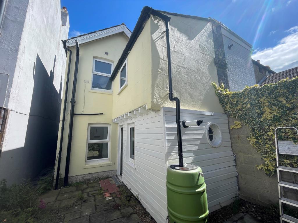 Lot: 51 - TWO-BEDROOM SEMI-DETACHED IN GOOD LOCATION - Rear view of house
